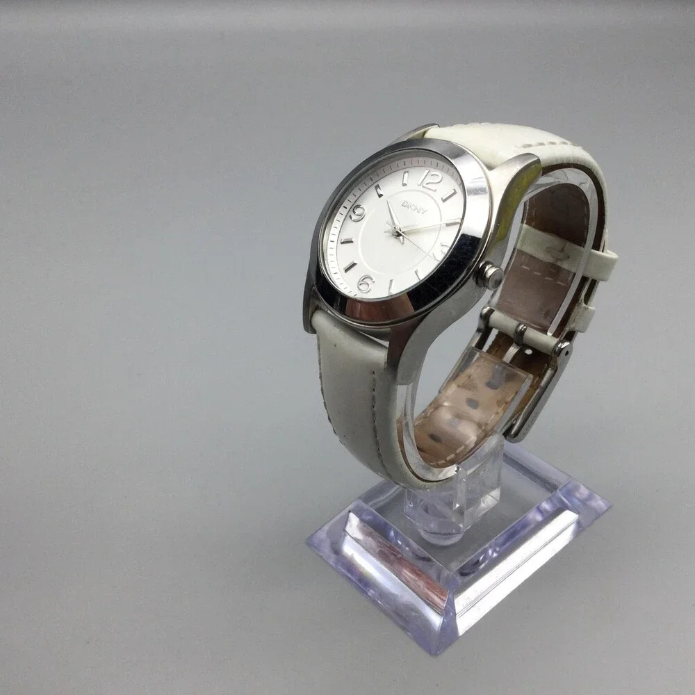 DKNY Womens Watch 32mm Silver Tone White Leather 5 ATM Stainless New Battery
